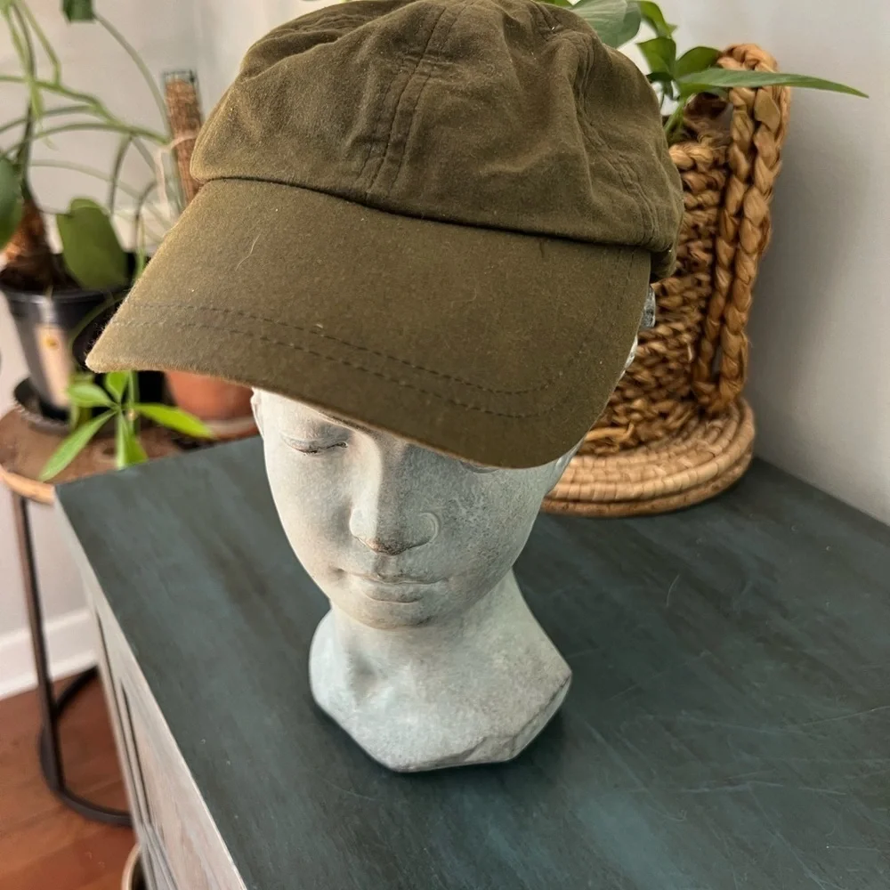 The Australian Outback Collection men’s hat. Vintage. Adjustable, one size.